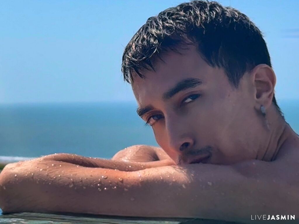 NohaMorris male cam profile