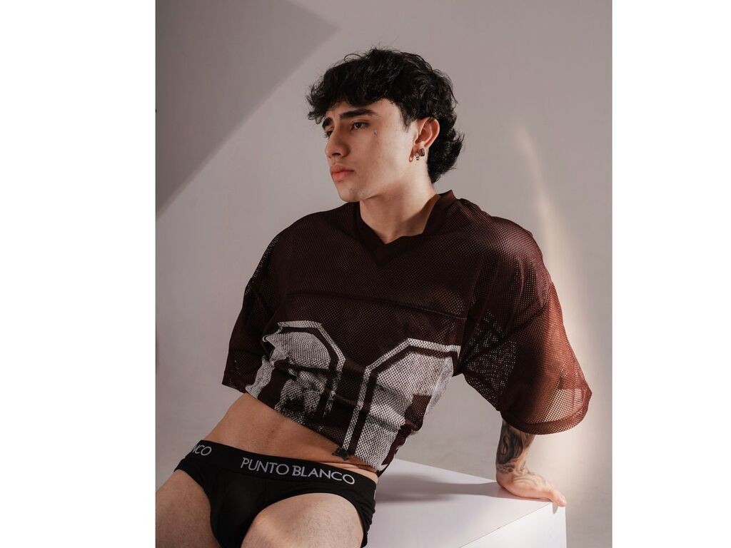 ZackBelmond male cam profile
